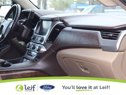 Used 2020 Chevrolet Suburban LT w/ Luxury Package image 36