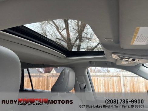 Used 2023 Toyota Highlander Limited image 19