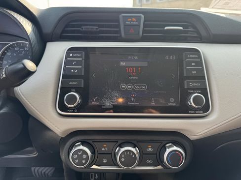 Used 2021 Nissan Versa SV image 29