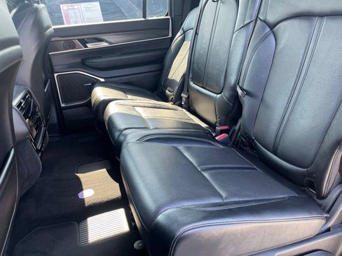 Used 2024 Jeep Wagoneer Series II w/ Flexible Seating Group RWD image 12