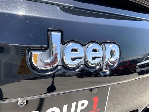 Used 2022 Jeep Grand Cherokee Limited w/ Tech Group RWD image 31