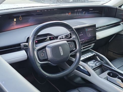 Used 2024 Lincoln Nautilus Reserve image 5