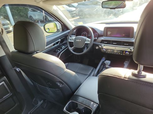 Certified 2022 Kia Telluride EX w/ EX Premium Package FWD image 12