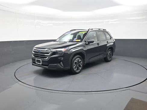 Certified 2025 Subaru Forester Premium AWD/4WD image 7