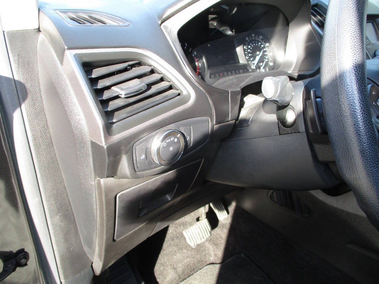 Used 2017 Ford Edge SE w/ Cargo Accessory Package FWD image 20
