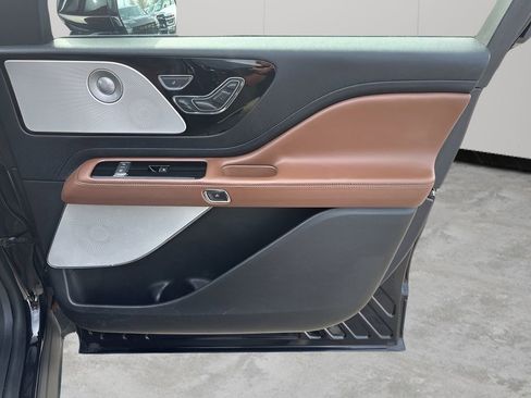 Used 2020 Lincoln Aviator Reserve w/ Equipment Group 202A image 13