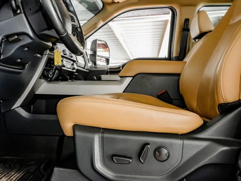 Used 2022 Ford F350 Lariat w/ Lariat Value Package image 31