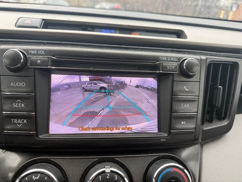 Used 2017 Nissan Rogue SV image 19