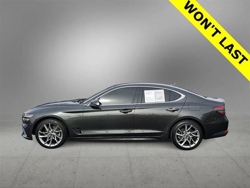 Used 2022 Genesis G70 2.0T image 5