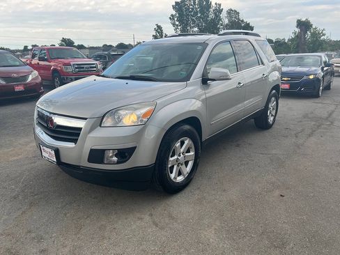 Used 2008 Saturn Outlook XR w/ Premium Trim Package FWD image 1