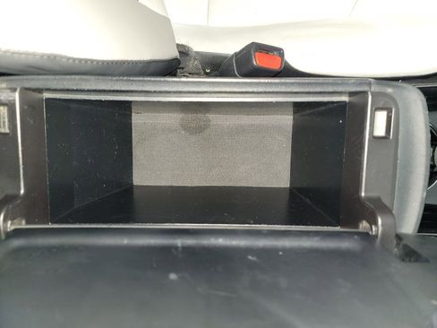 Used 2019 Toyota Prius XLE AWD/4WD image 28