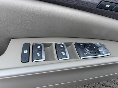 New 2026 Kia Carnival EX FWD image 18