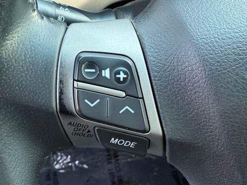 Used 2011 Toyota Camry SE FWD image 19