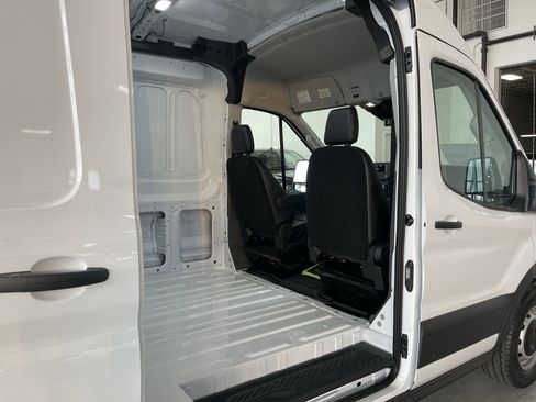 New 2024 Ford Transit 250 148 Medium Roof image 39