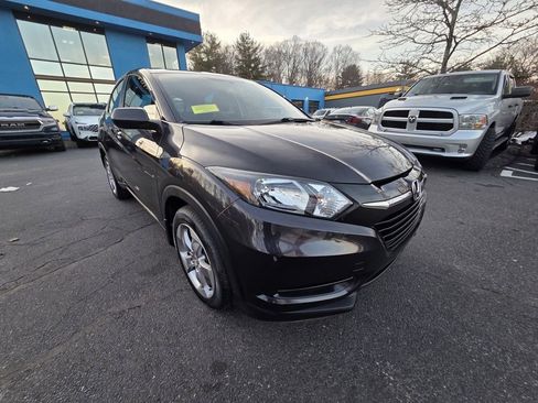 Used 2018 Honda HR-V LX image 3