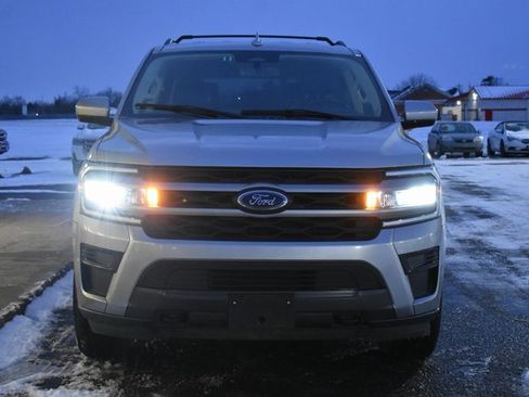 Used 2023 Ford Expedition Max XLT image 8