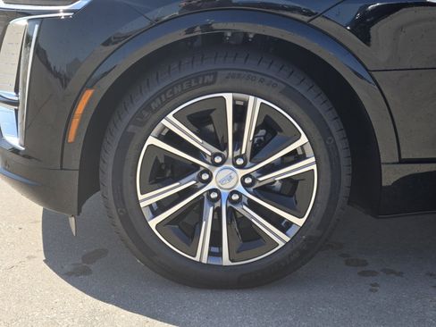 New 2025 Cadillac Lyriq Luxury RWD image 8