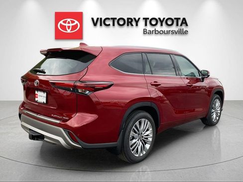 New 2026 Toyota Highlander Platinum AWD/4WD image 7