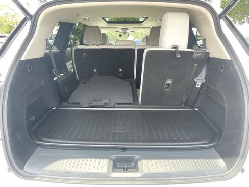 Certified 2026 INFINITI QX60 Luxe w/ Cargo Package AWD/4WD image 8