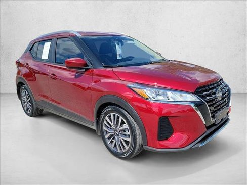 Used 2024 Nissan Kicks SV FWD image 3