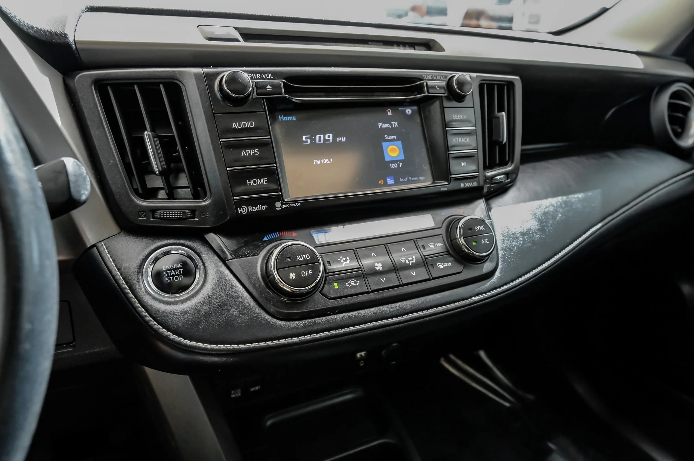 Used 2018 Toyota RAV4 XLE w/ Plus Extra Value Package FWD image 26