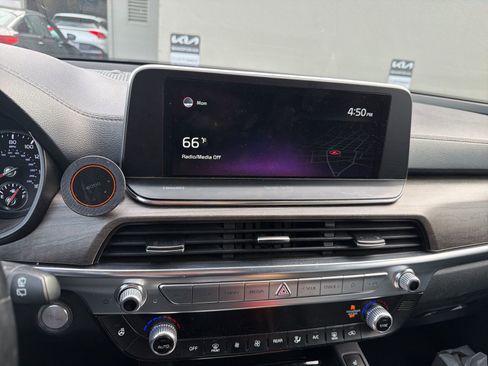 Used 2021 Kia Telluride SX w/ SX Prestige Package image 8