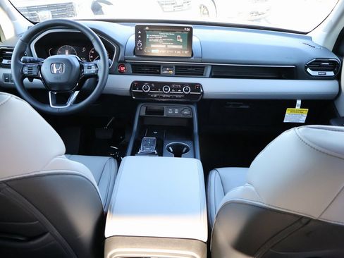 New 2025 Honda Pilot EX-L image 13