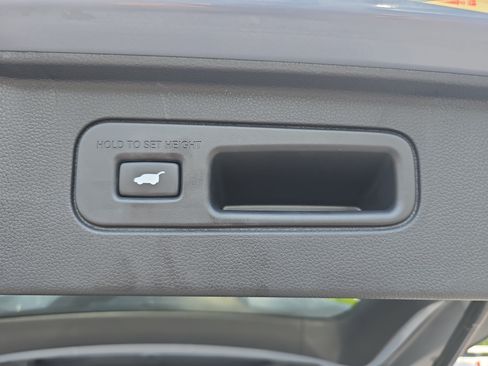 Used 2025 Honda Pilot TrailSport image 13