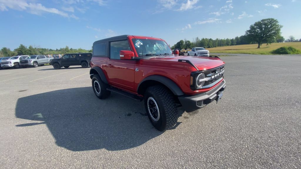 Used 2022 Ford Bronco Outer Banks w/ Sasquatch Package AWD/4WD image 2
