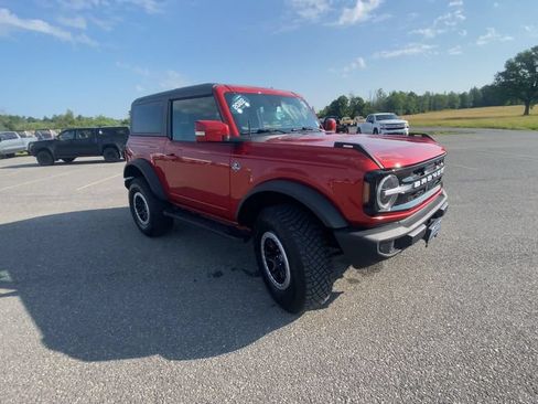 Used 2022 Ford Bronco Outer Banks w/ Sasquatch Package AWD/4WD image 2