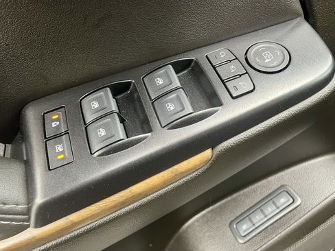 Used 2020 GMC Yukon Denali w/ Open Road Package image 11