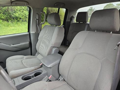Used 2006 Nissan Frontier SE w/ (P01) Power Pkg RWD image 11