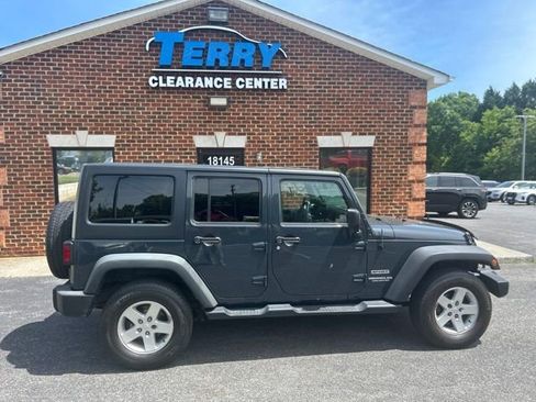 Used 2017 Jeep Wrangler Unlimited Sport w/ Quick Order Package 24S AWD/4WD image 6