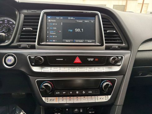 Used 2018 Hyundai Sonata Limited w/ Limited Ultimate Package 03 FWD image 30