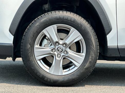 Used 2022 Toyota RAV4 LE AWD/4WD image 25
