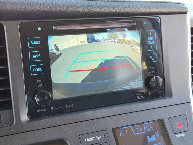 Used 2017 Toyota Sienna SE FWD image 12