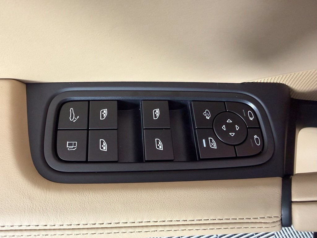 Used 2026 Porsche Cayenne S AWD/4WD image 19
