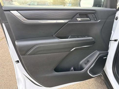 Certified 2025 GMC Acadia Elevation image 8