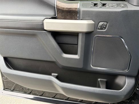 Used 2022 Ford F250 Lariat w/ Tremor Off-Road Package image 21