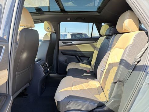 New 2026 Volkswagen Atlas Cross Sport SE image 14