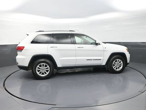 Used 2019 Jeep Grand Cherokee Laredo AWD/4WD image 11