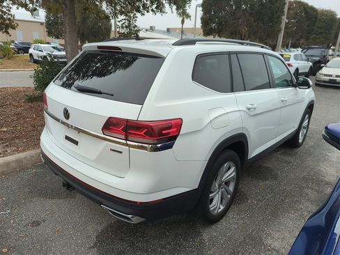 Used 2022 Volkswagen Atlas SE image 2