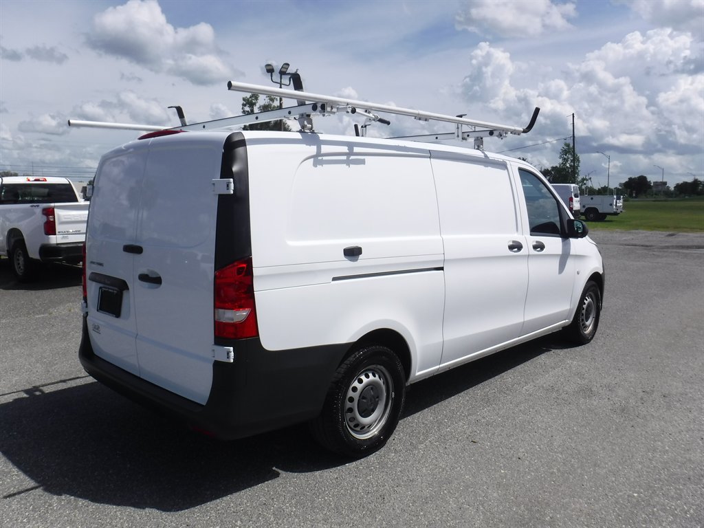Used 2023 Mercedes-Benz Metris image 3