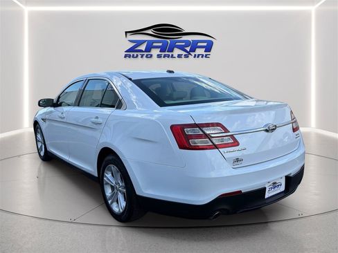 Used 2016 Ford Taurus SE FWD image 5
