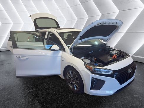 Used 2017 Hyundai Ioniq Limited image 8