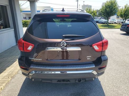 Used 2019 Nissan Pathfinder SL AWD/4WD image 9