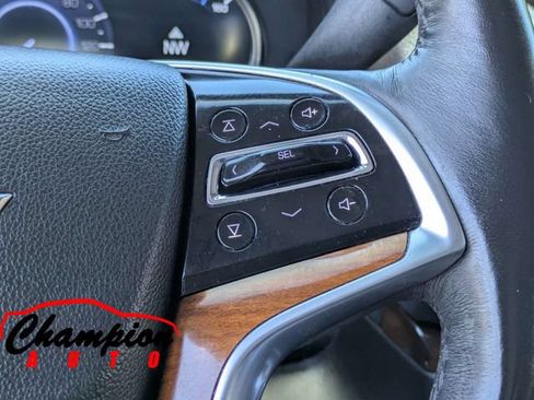 Used 2017 Cadillac Escalade Premium Luxury RWD image 33