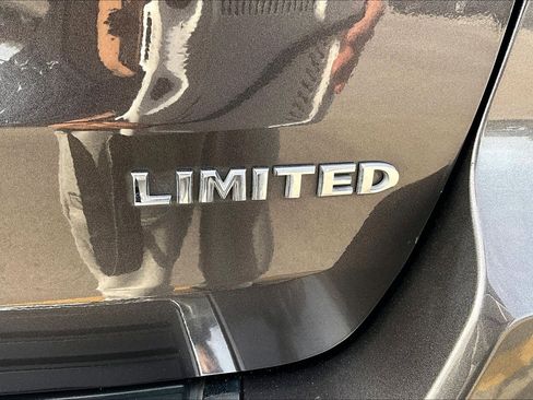 Used 2017 Jeep Grand Cherokee Limited image 30