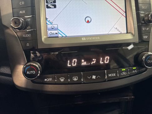 Used 2011 Toyota Avalon Limited FWD image 24
