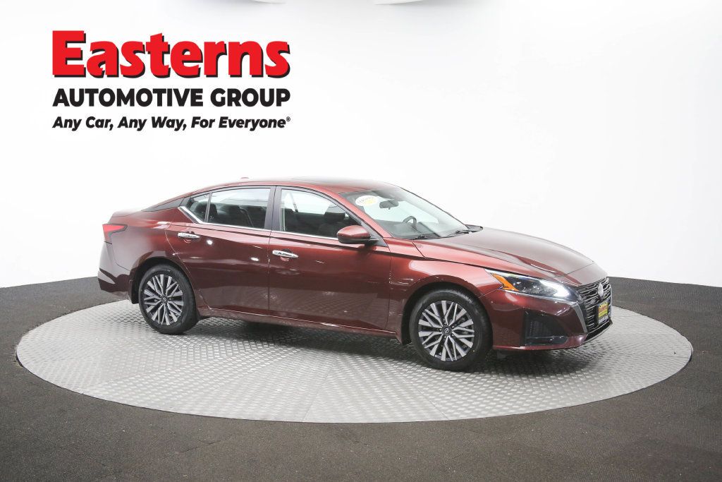 Used 2023 Nissan Altima 2.5 SV w/ SV Premium Package FWD image 53